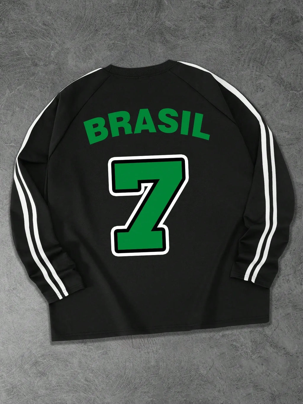 The new men's long-sleeved T-shirt for Spring and Autumn 2025 is casual fashionable and comfortable