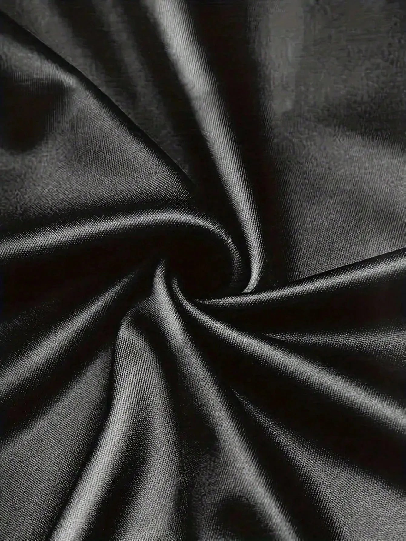 The new men's long-sleeved T-shirt for Spring and Autumn 2025 is casual fashionable and comfortable